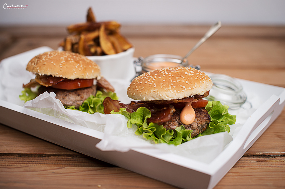 USA Klassiker Burger Rezept mit Speck & Pommes