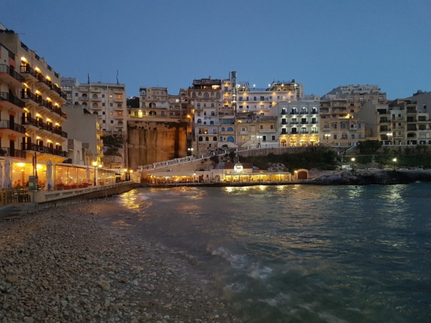 Gozo Malta TUI Städtereise Insel Sprachreise Xlendi Bay